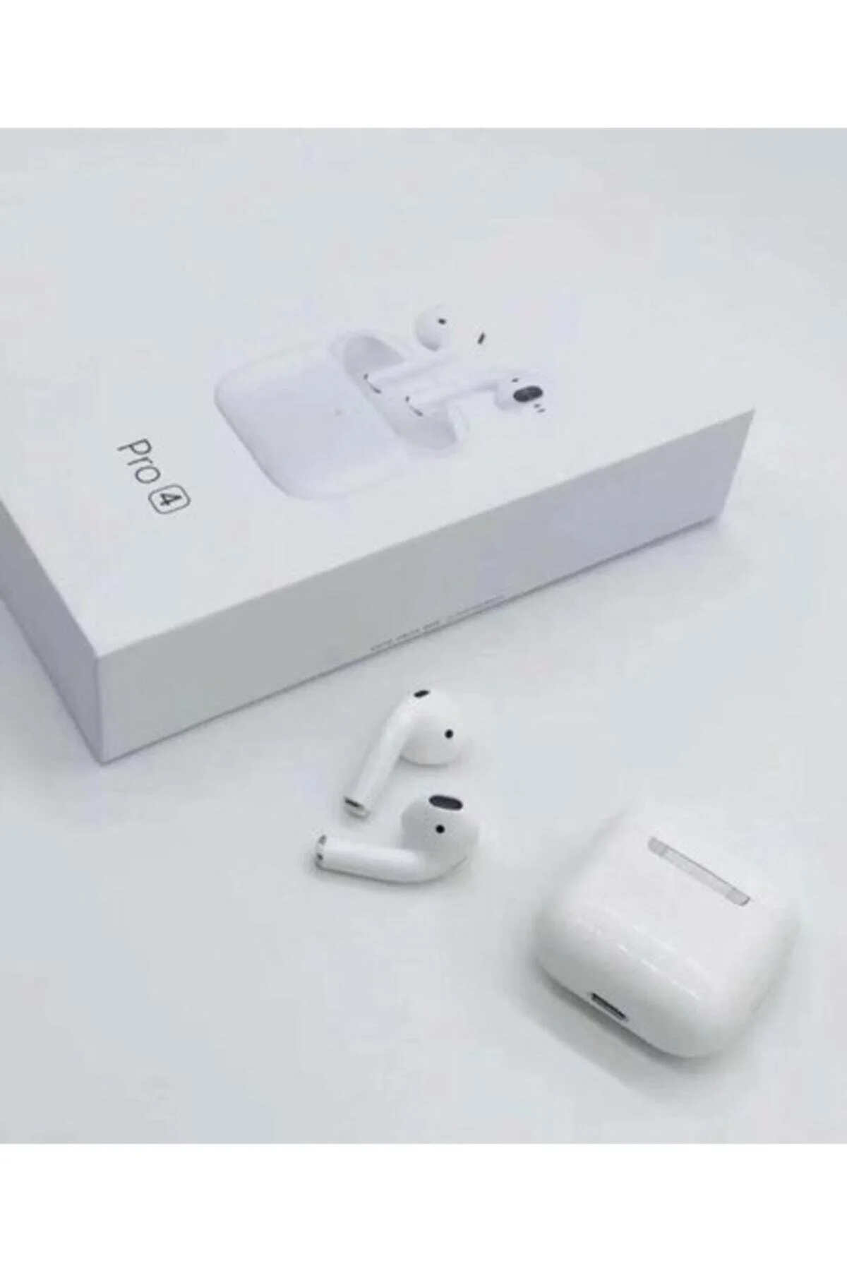 Beyaz renkli, mikrofonlu, Bluetooth 5.0 bağlantılı kulak içi TWS kablosuz kulaklık.