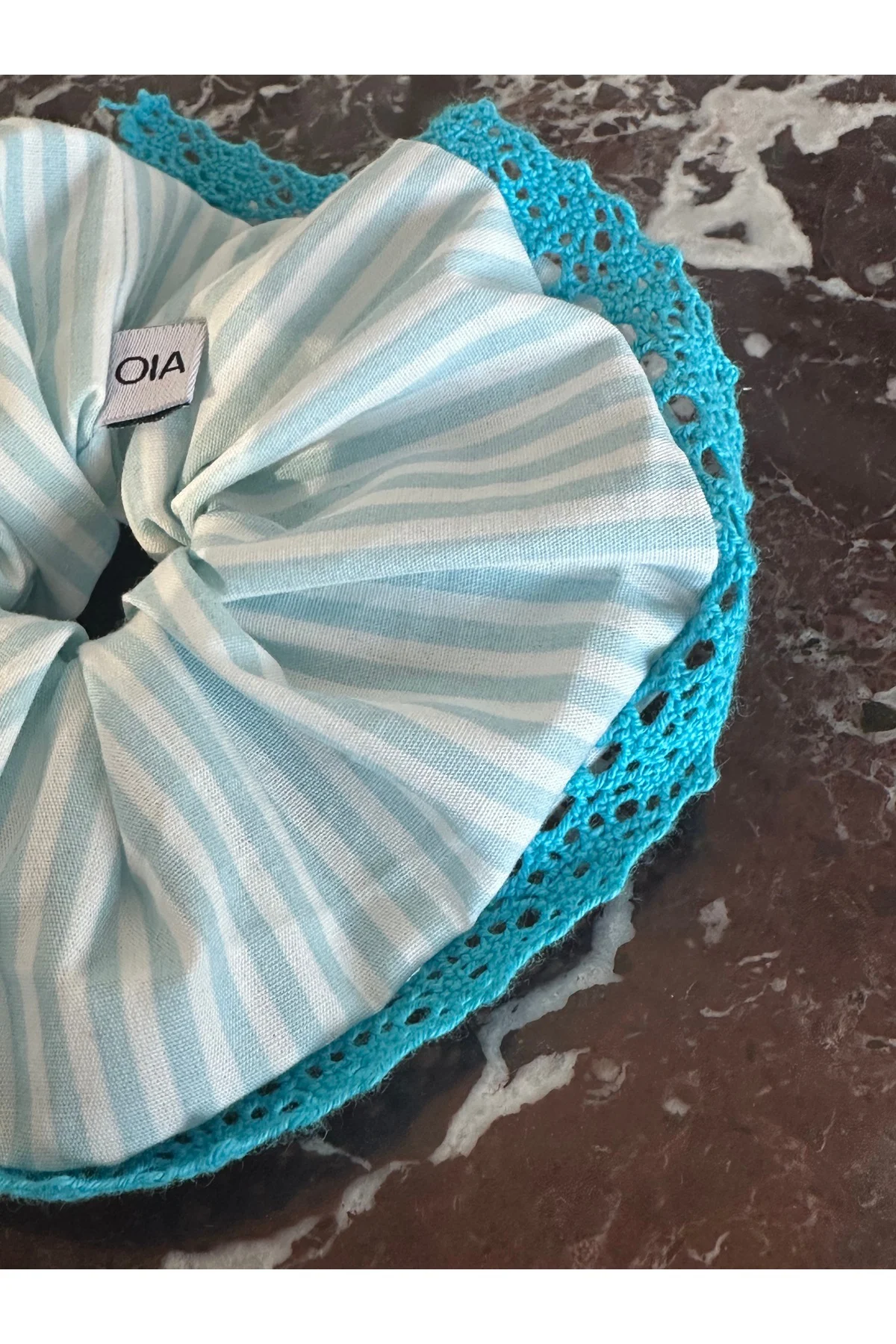 Beyaz Turkuaz Çizgili Dantelli Scrunchie Lastik Toka