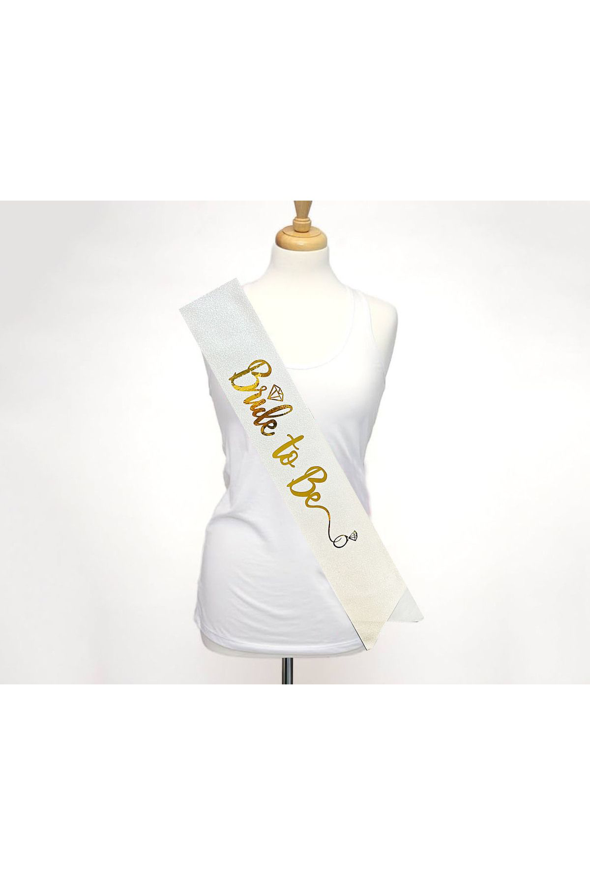 Ok Aksesuar Beyaz Üzeri Altın İtalik Alyanslı Bride To Be Yazılı Simli İşıltı