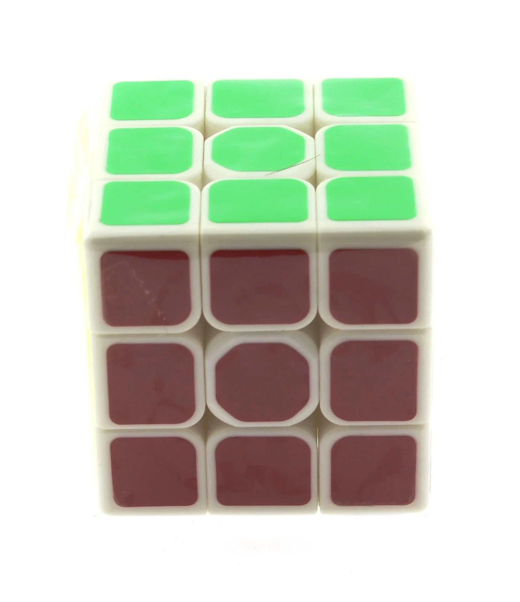 Beyaz Zemin Üzeri Renkli Zeka Küpü 3X3X3-5,5 cm Beyaz Zemin Üzeri Renkli Zeka Küpü 3X3X3-5,5 cm