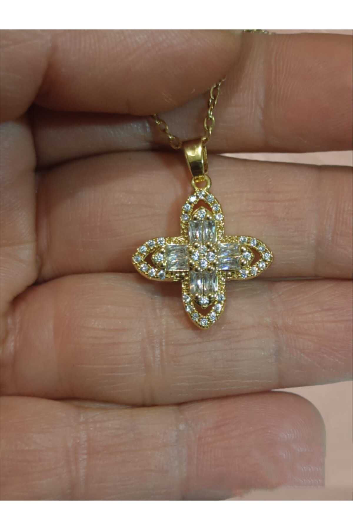 Dodemert Home Beyaz Zirkon Taşli Lotus Gold Çelik Kolye