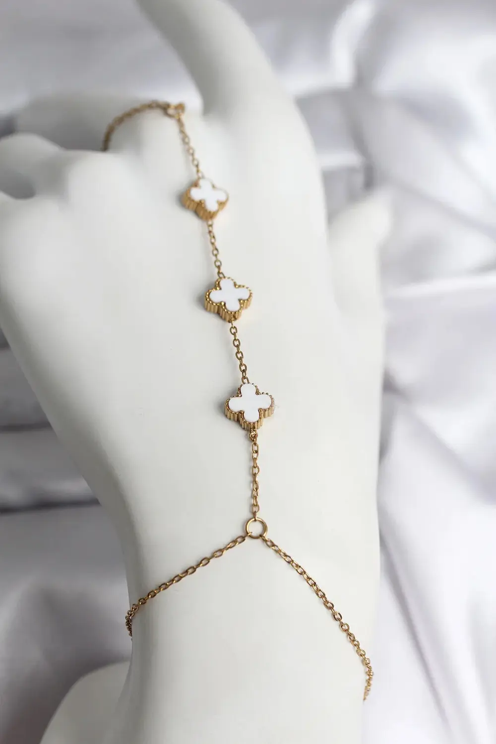 BFS 316L Çelik Gold Renk Beyaz Yonca Model Kadın Şahmeran