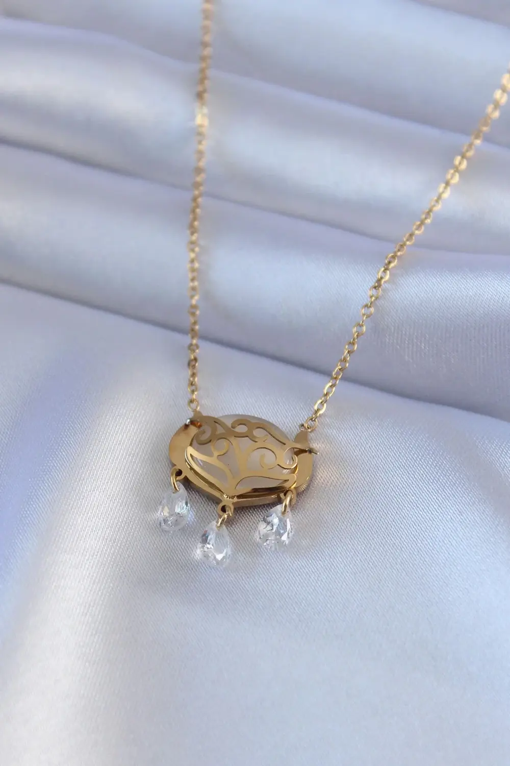 BFS 316L Çelik Gold Renk Lotus Model Zirkon Taşlı Kadın Kolye