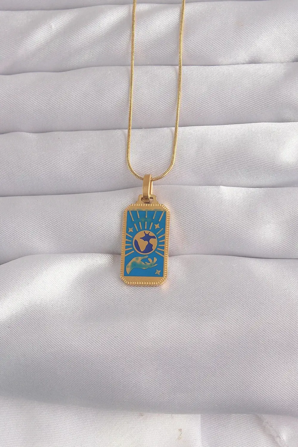 BFS 316L Çelik Gold Renk Mavi Mineli El Figür Tarot Kolye BFS 316L Çelik Gold Renk Mavi Mineli El Figür Tarot Kolye