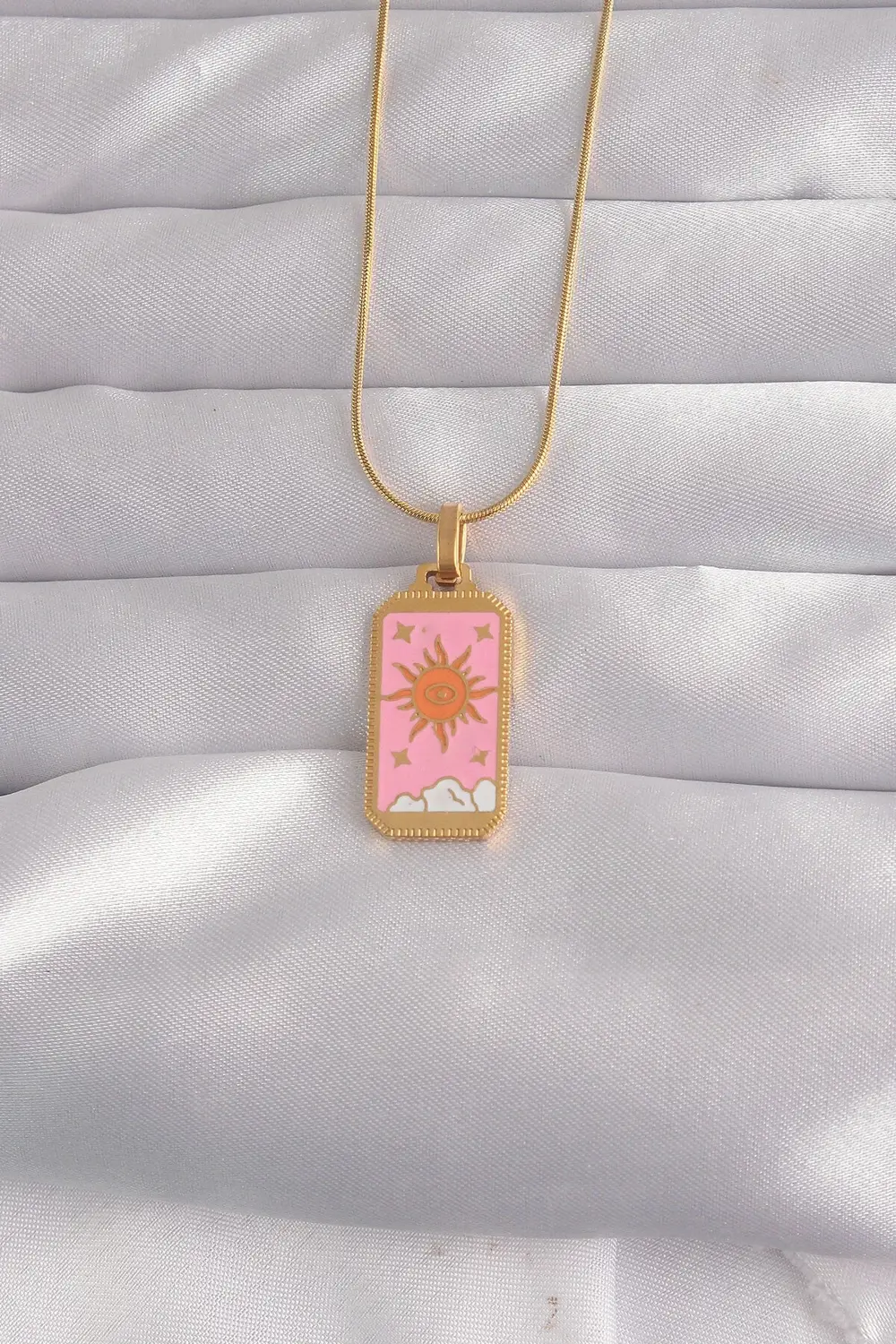 BFS 316L Çelik Gold Renk Pembe Mineli Güneş Model Tarot Kolye