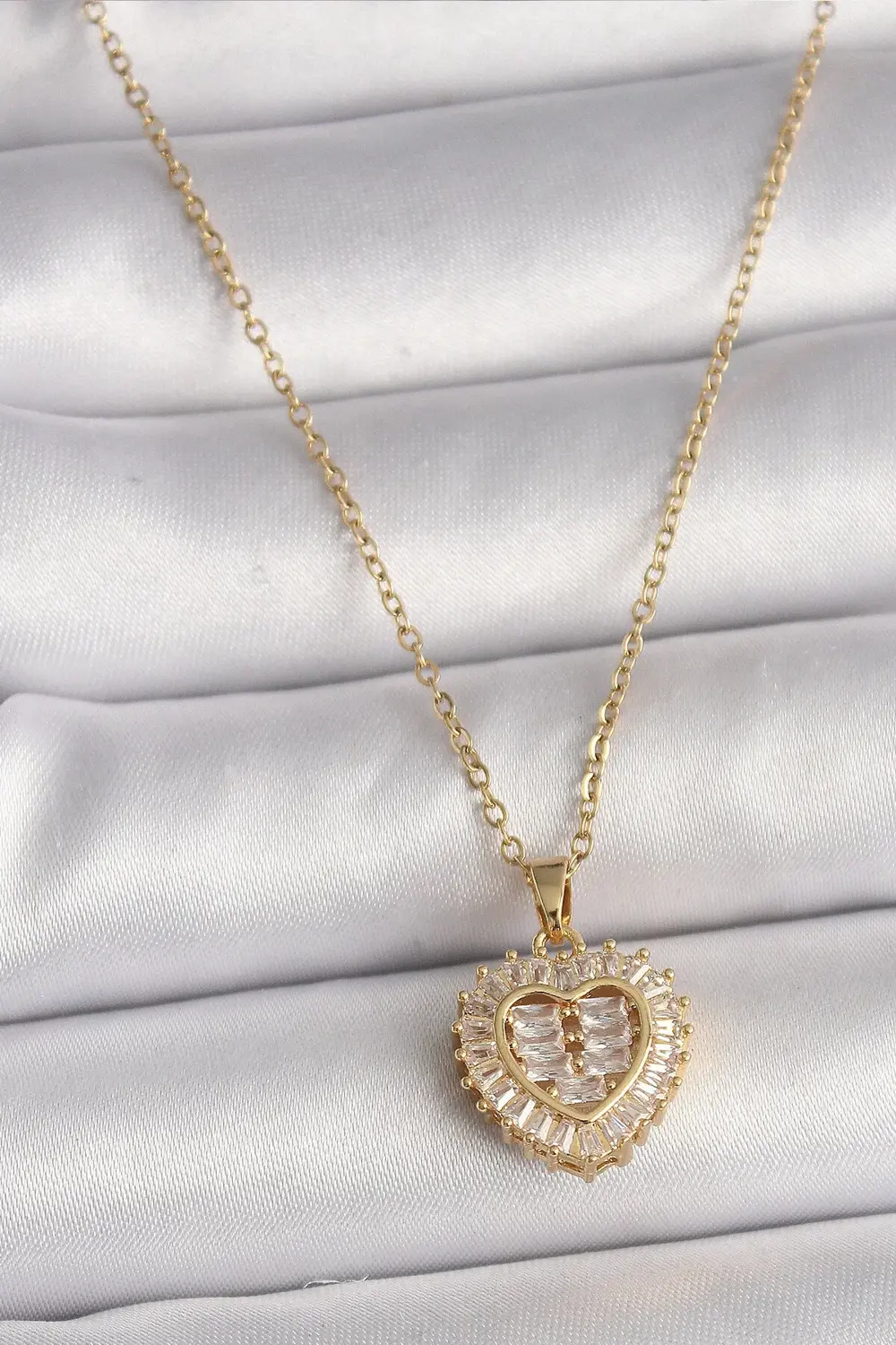 BFS 316L Çelik Gold Renk Zincir Zirkon Taşlı Kalp Model Kadın Kol