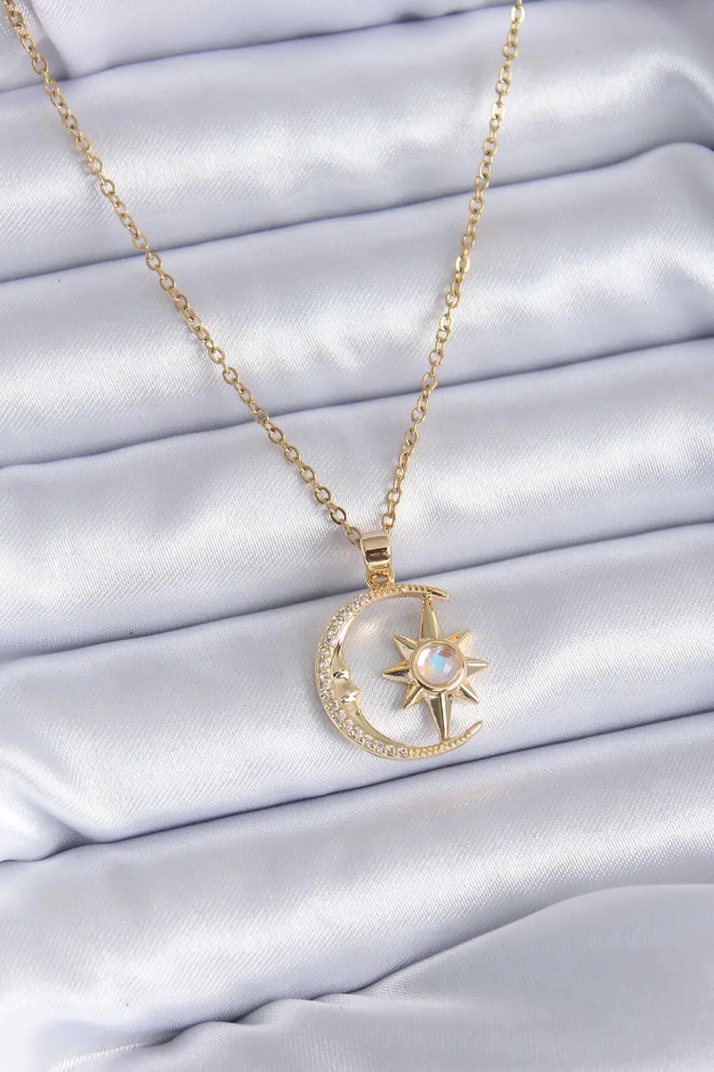 BFS 316L Çelik Gold Renk Zirkon Taşlı Ay Yıldız Model Kadın Kolye