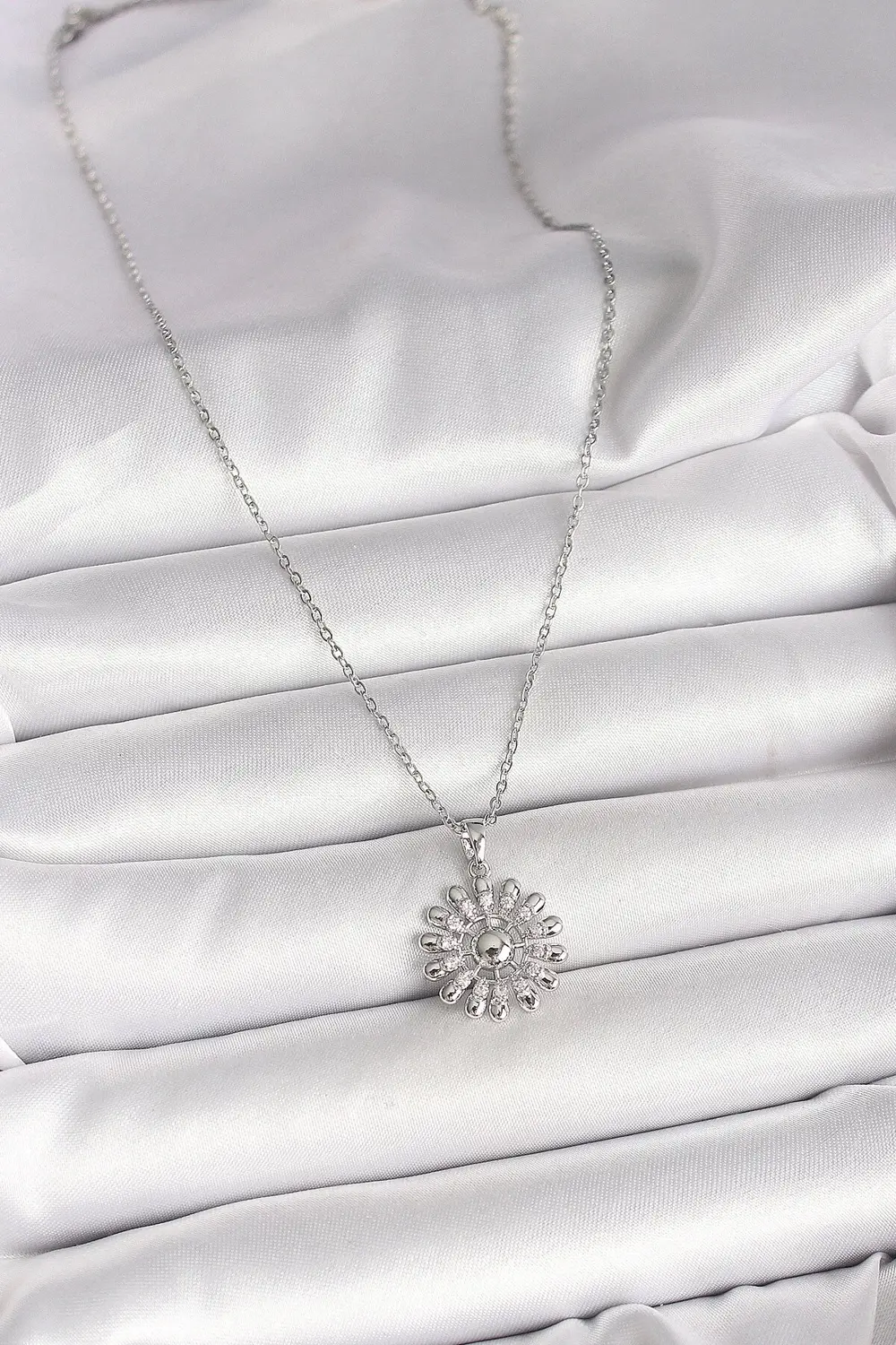 BFS 316L Çelik Gümüş Renk Zincir Zirkon Taşlı Güneş Model Kadın K