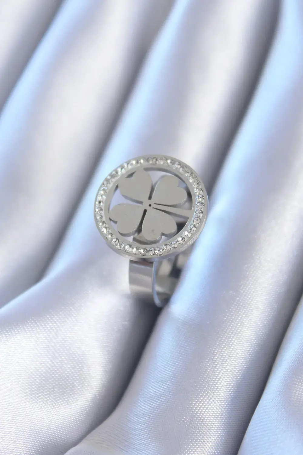 BFS 316L Çelik Gümüş Renk Zirkon Taşlı Yonca Model Kadın Yüzük