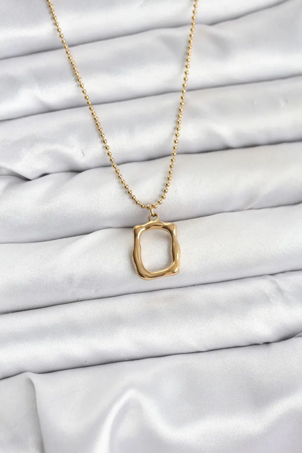 BFS 316L Çelik Zincir Gold Renk Model Kadın Kolye