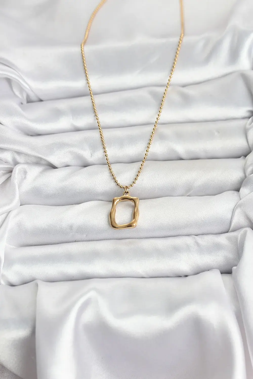 BFS 316L Çelik Zincir Gold Renk Model Kadın Kolye