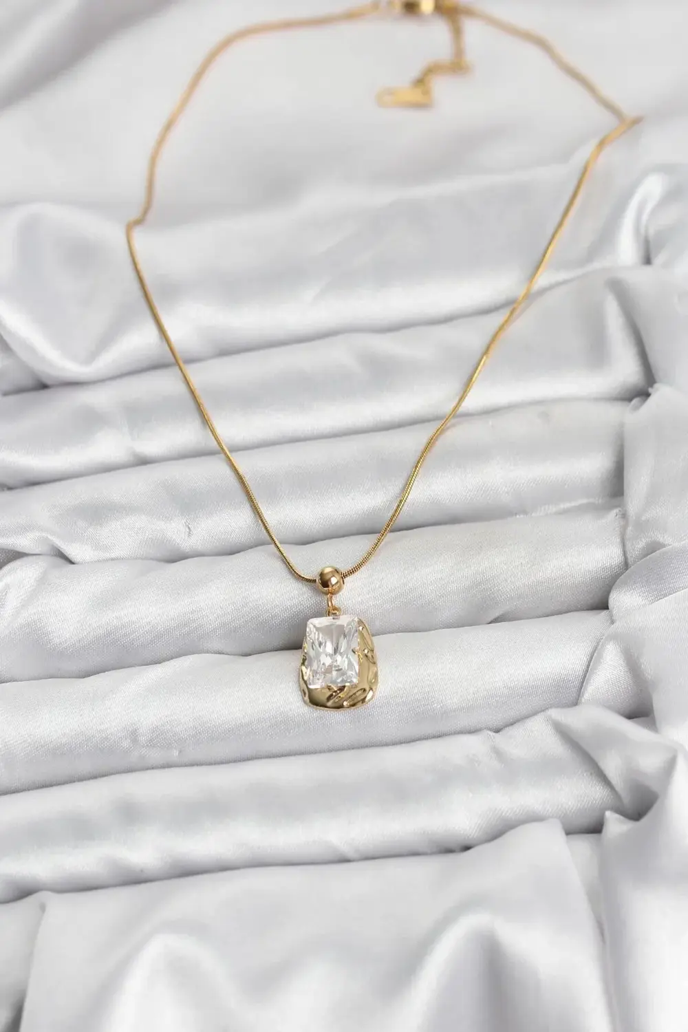 BFS 316L Çelik Zincir Gold Renk Zirkon Taşlı Kadın Kolye