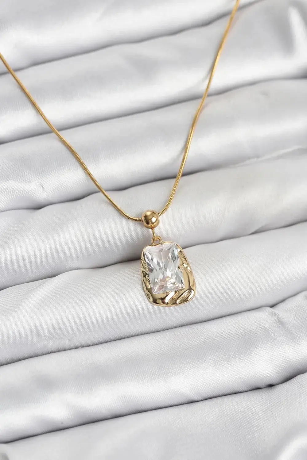 BFS 316L Çelik Zincir Gold Renk Zirkon Taşlı Kadın Kolye