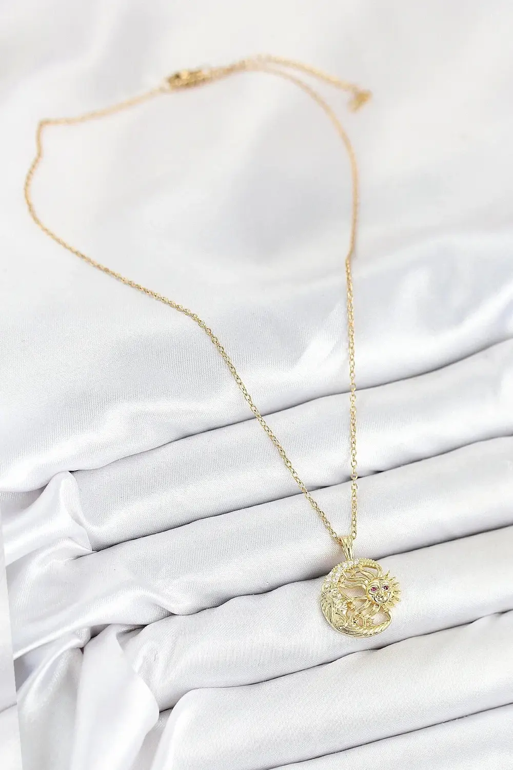 BFS 316L Çelik Zirkon Taşlı Ay Ve Güneş Model Gold Renk Kadın Kol