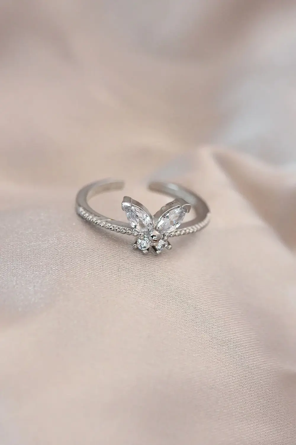 BFS Ayarlamalı Gümüş Renk Metal Zirkon Taş ve Kristal Taşlı Keleb