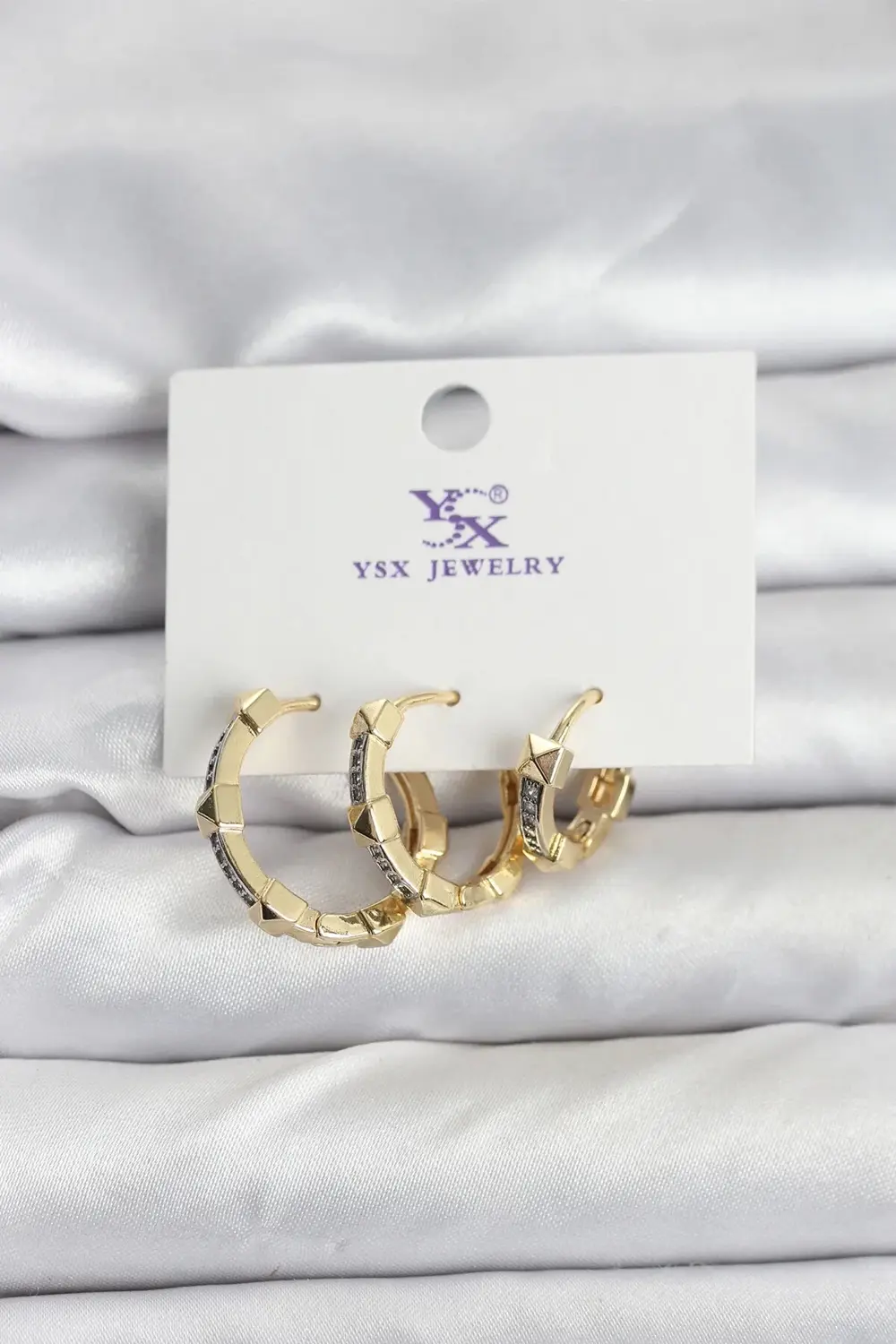 BFS Gold Renk Zirkon Taşlı Kadın Küpe