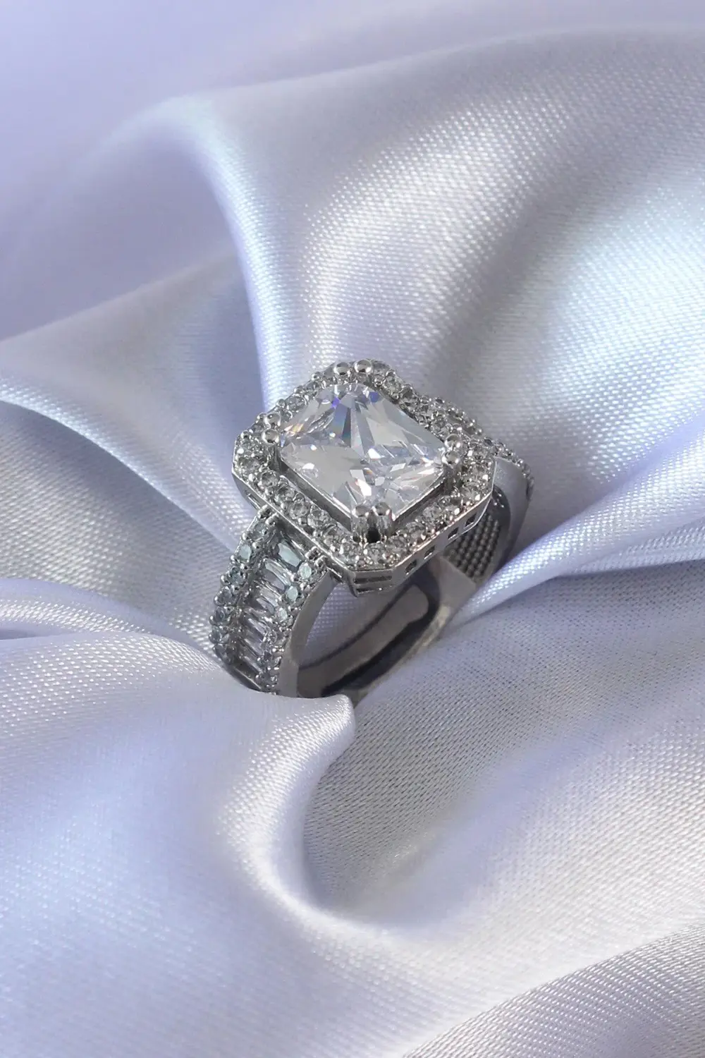 BFS Gümüş Renk Zirkon Taşlı Kadın Yüzük