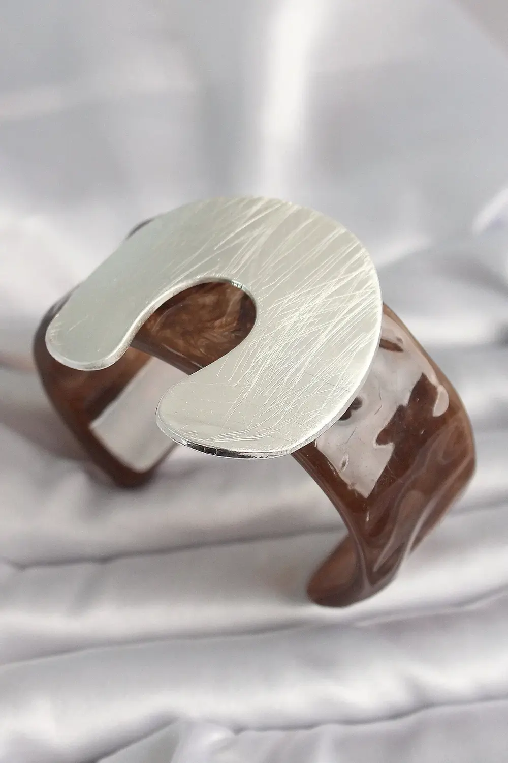 BFS Kahverengi Mermer Desen Akrilik Plastik Gümüş Plaka Model Vin