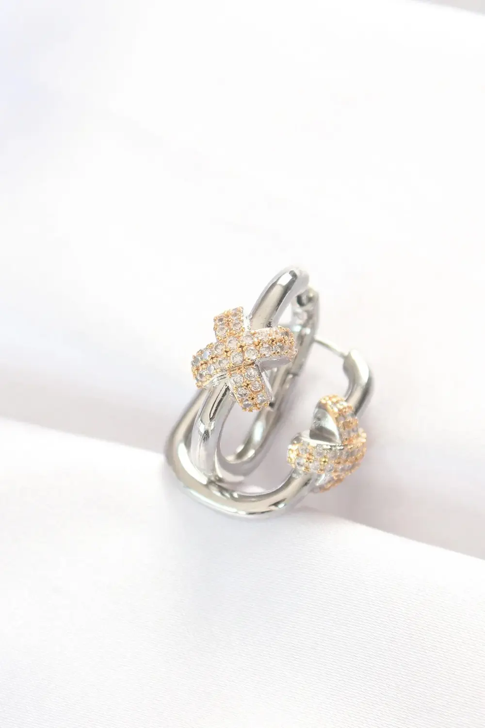 BFS Pirinç Çift Renk Taşlı X Tasarımlı Dikdörtgen Küpe