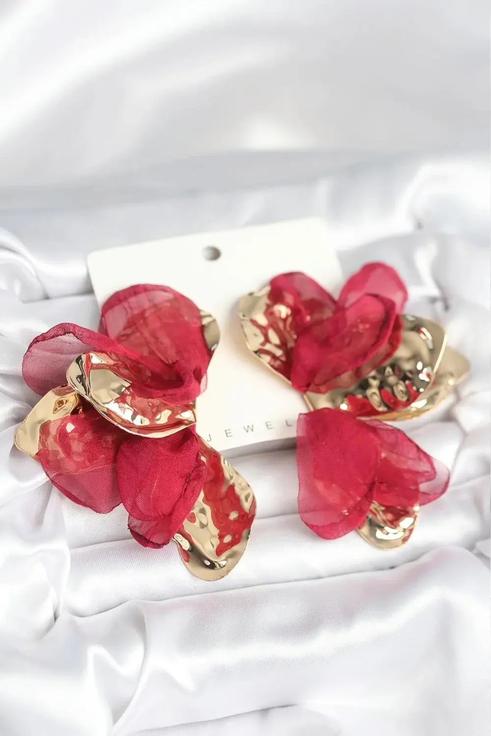 BFS Pirinç Gold Renk Bordo Tüllü Lotus Kadın Küpe