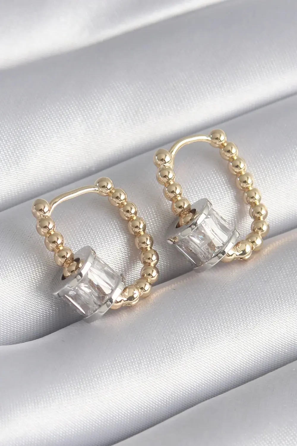 BFS Pirinç Gold Renk Top Model Gümüş Renk Zirkon Taşlı Kadın Küpe