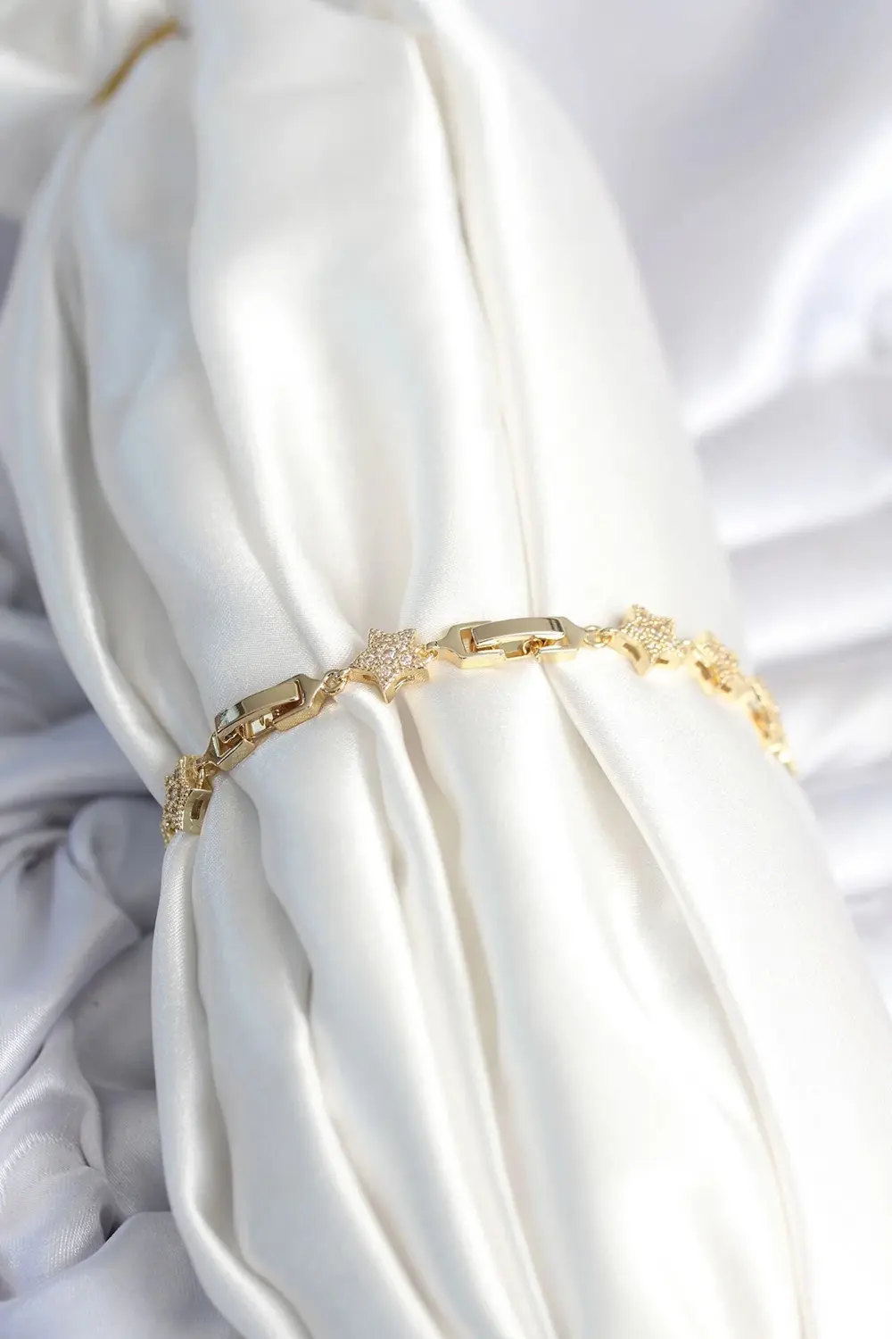 BFS Pirinç Gold Renk Yıldız Model Kadın Bileklik