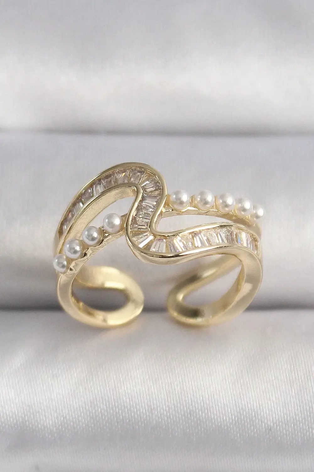 BFS Pirinç Gold Renk Zirkon Taşlı İnci Detay VIP Seri Kadın Yüzük