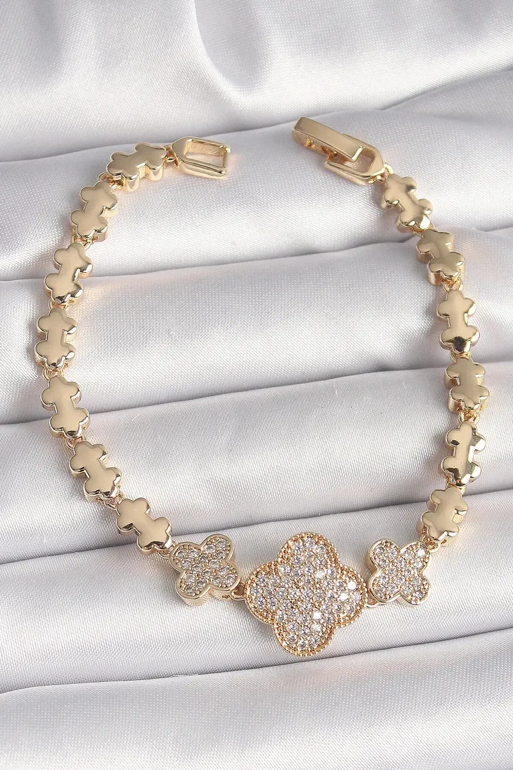 BFS Pirinç Gold Renk Zirkon Taşlı Yonca Model Zincir Kadın Bilekl