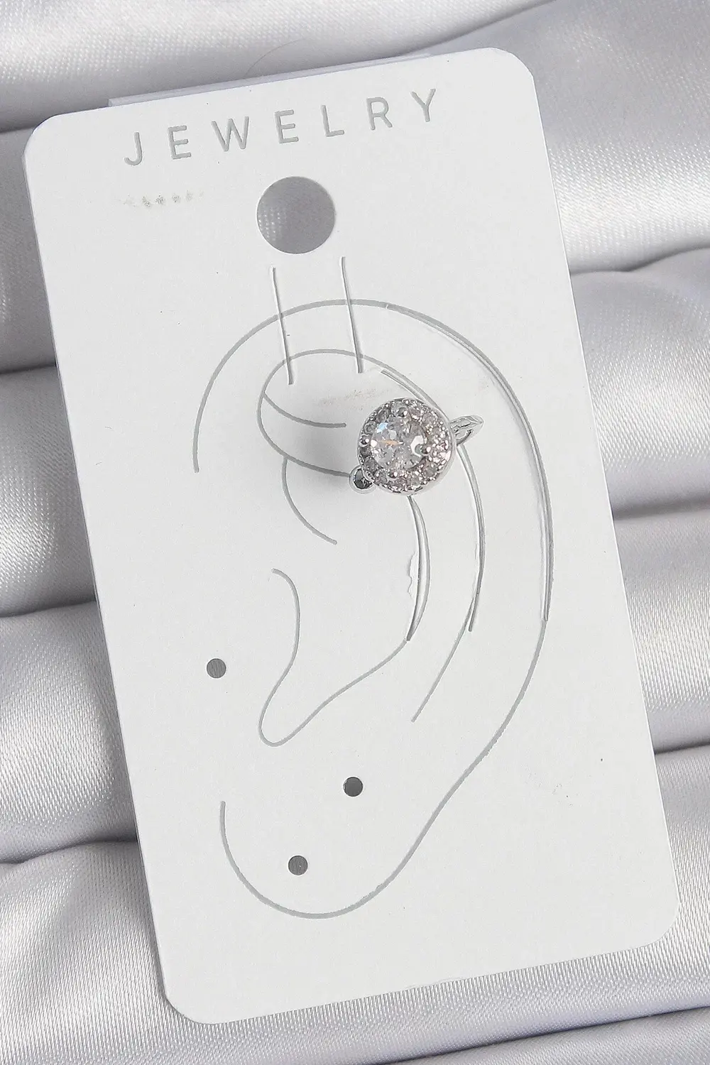 BFS Pirinç Gümüş Renk Zirkon Taşlı Kadın Kıkırdak Model Küpe