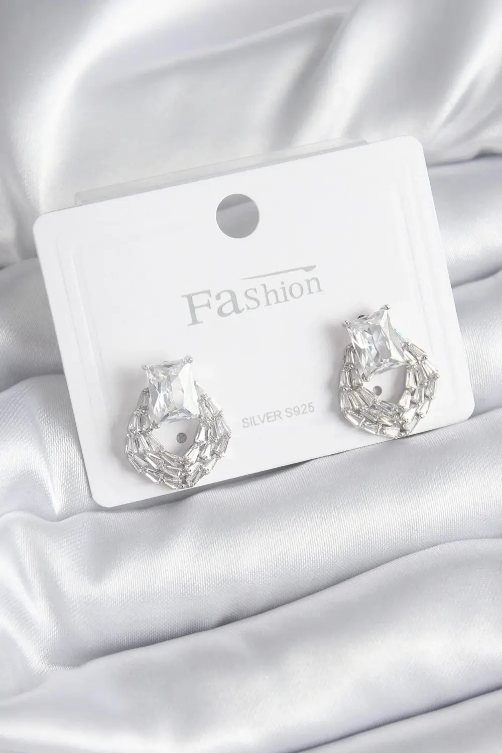 BFS Pirinç Gümüş Renk Zirkon Taşlı Kadın Küpe