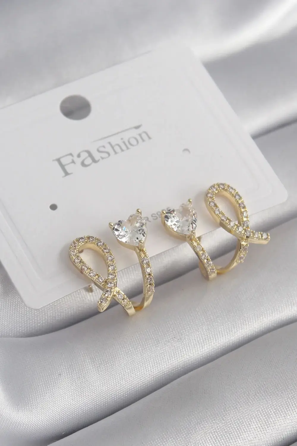 BFS Pirinç Gümüş Renk Zirkon Taşlı Kalp Model Kadın Küpe