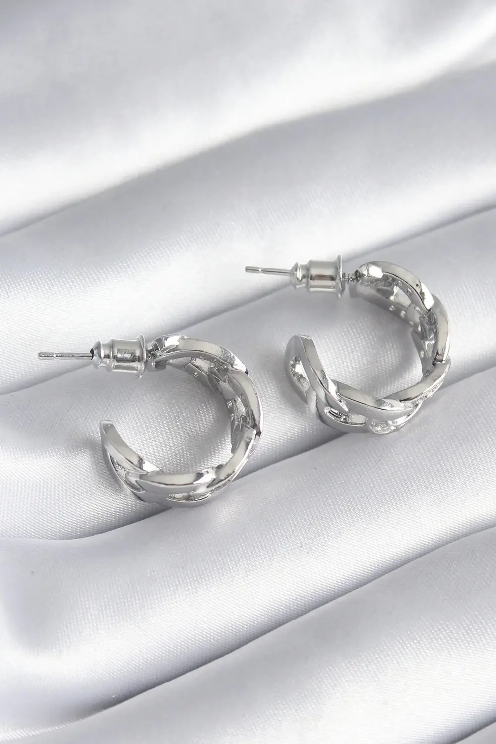 BFS Pirinç Gümüş Renk Zirkon Taşlı Zincir Model Kadın Küpe