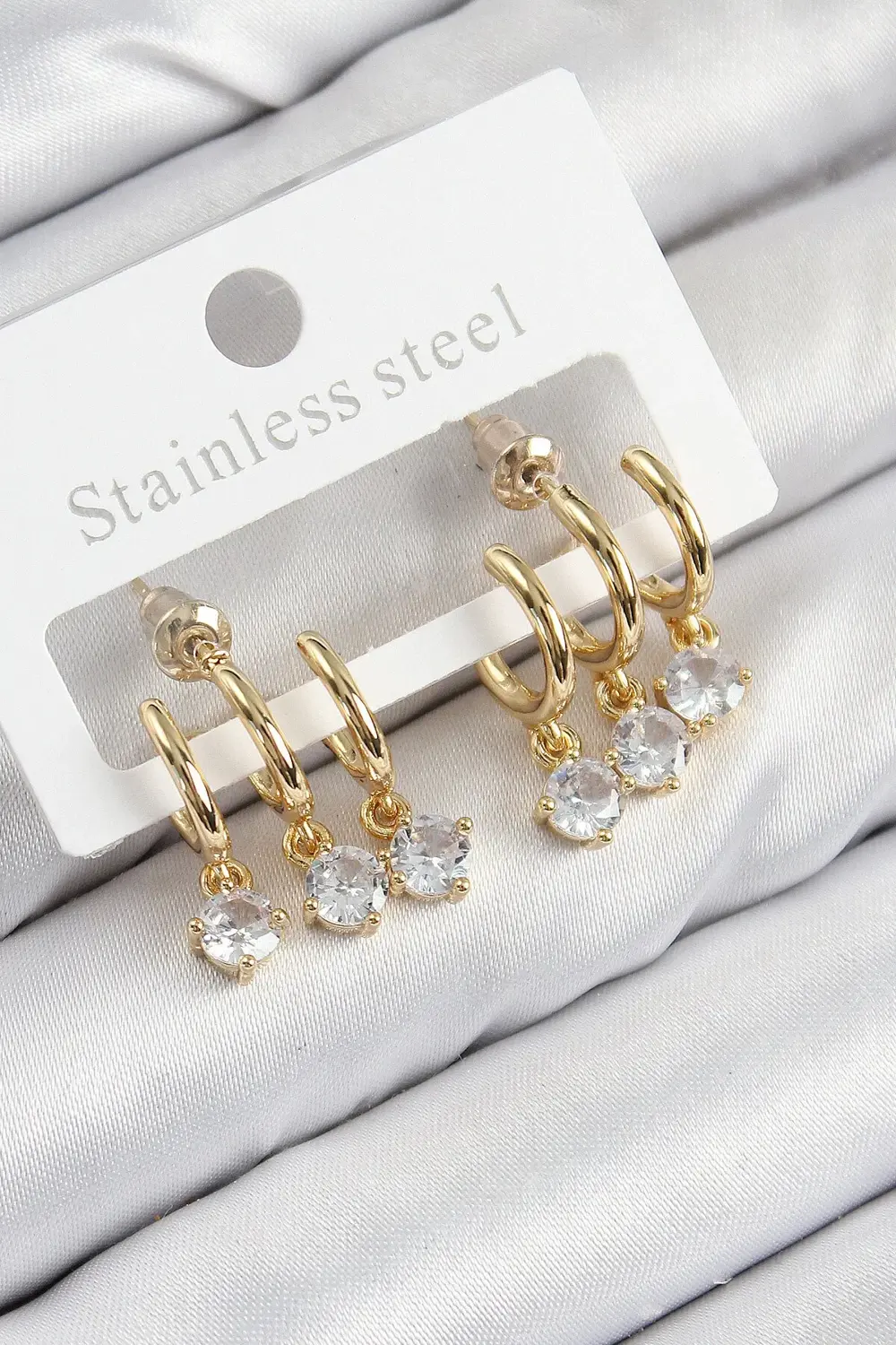 BFS Pirinç Sallantılı Zirkon Taşlı Model Gold Renk Kadın Küpe