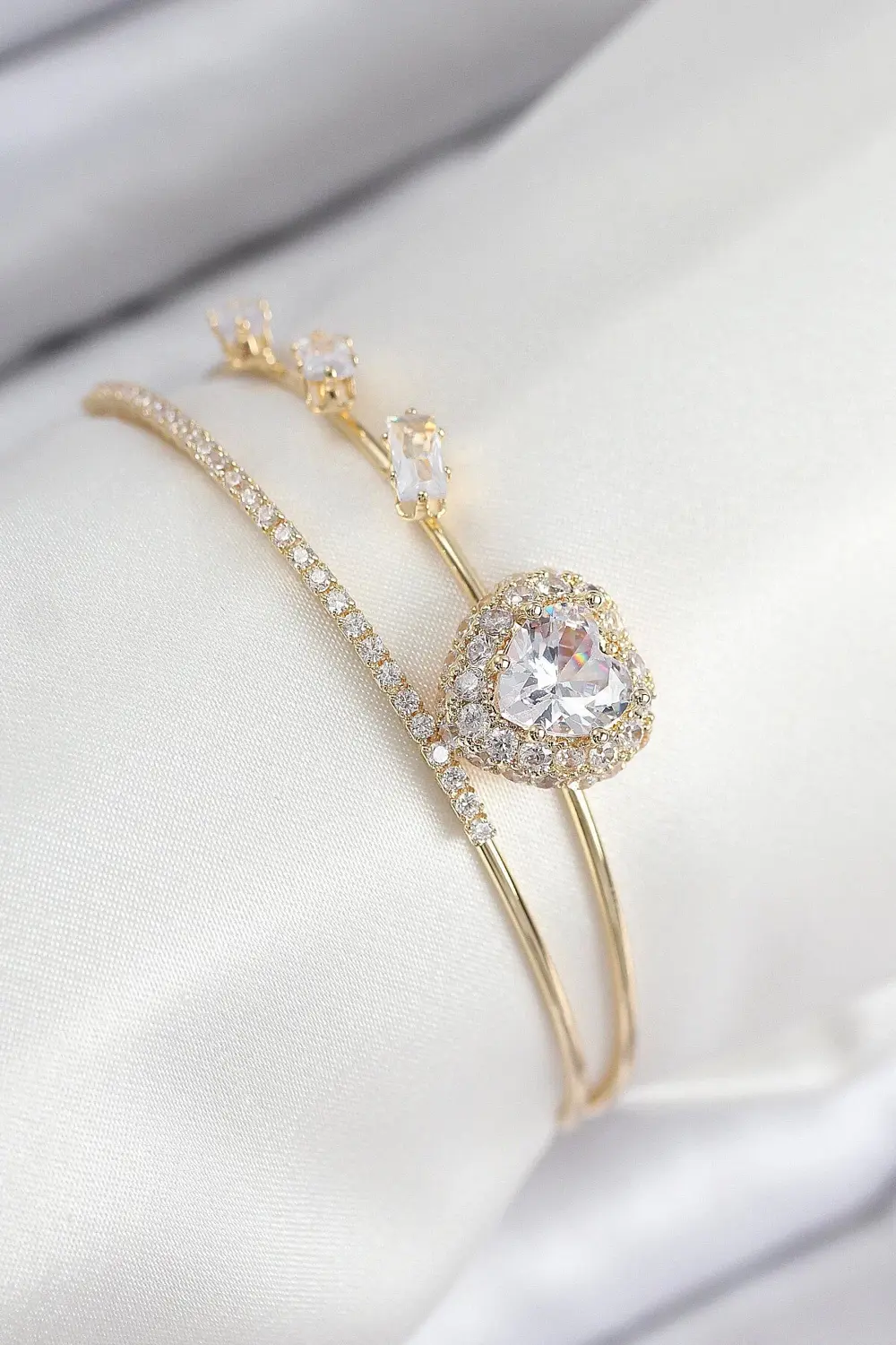 BFS Pirinç Zirkon Taşlı Kalp Model Gold Renk Kadın Bileklik