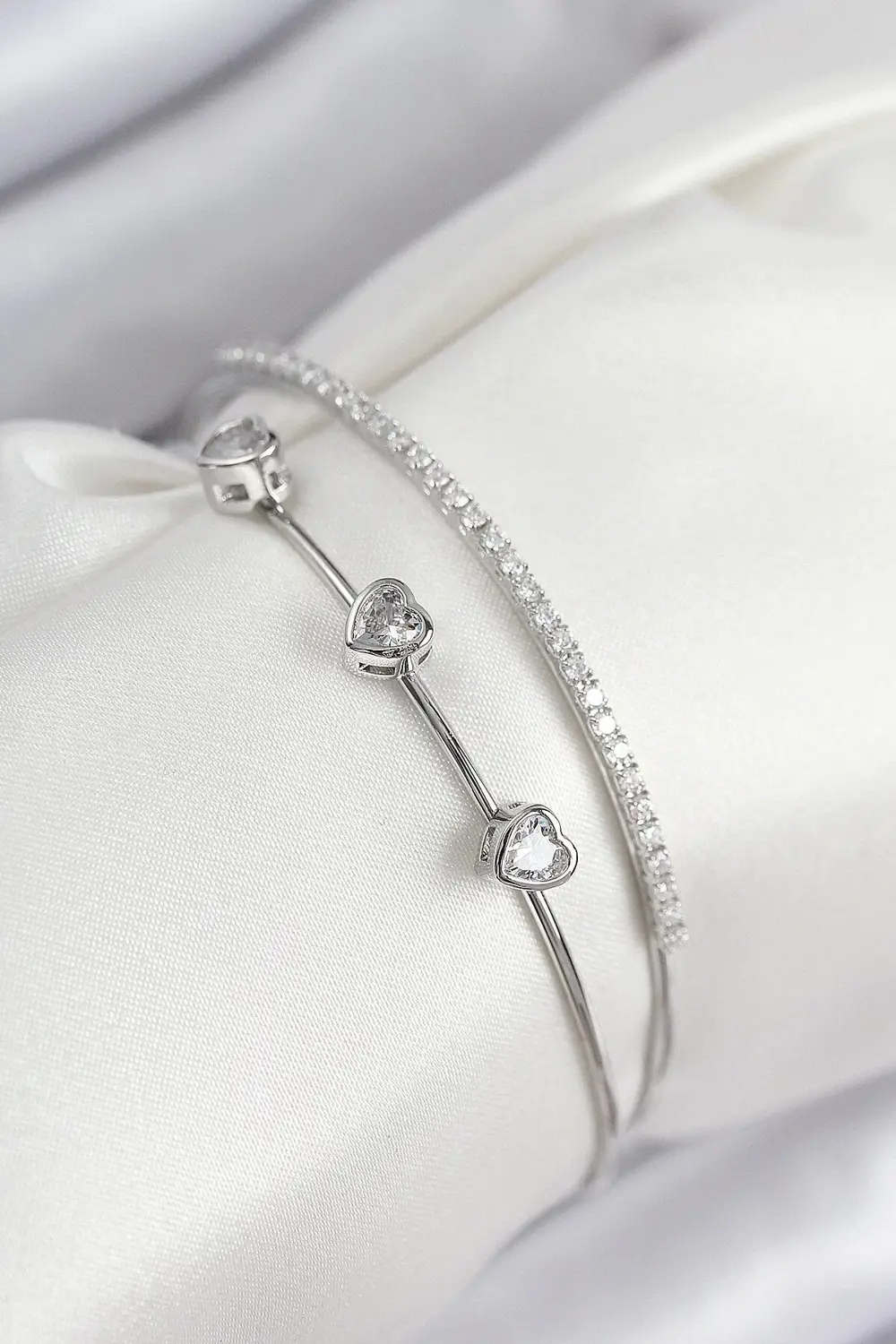 BFS Pirinç Zirkon Taşlı Kalp Model Gümüş Renk Kadın Bileklik