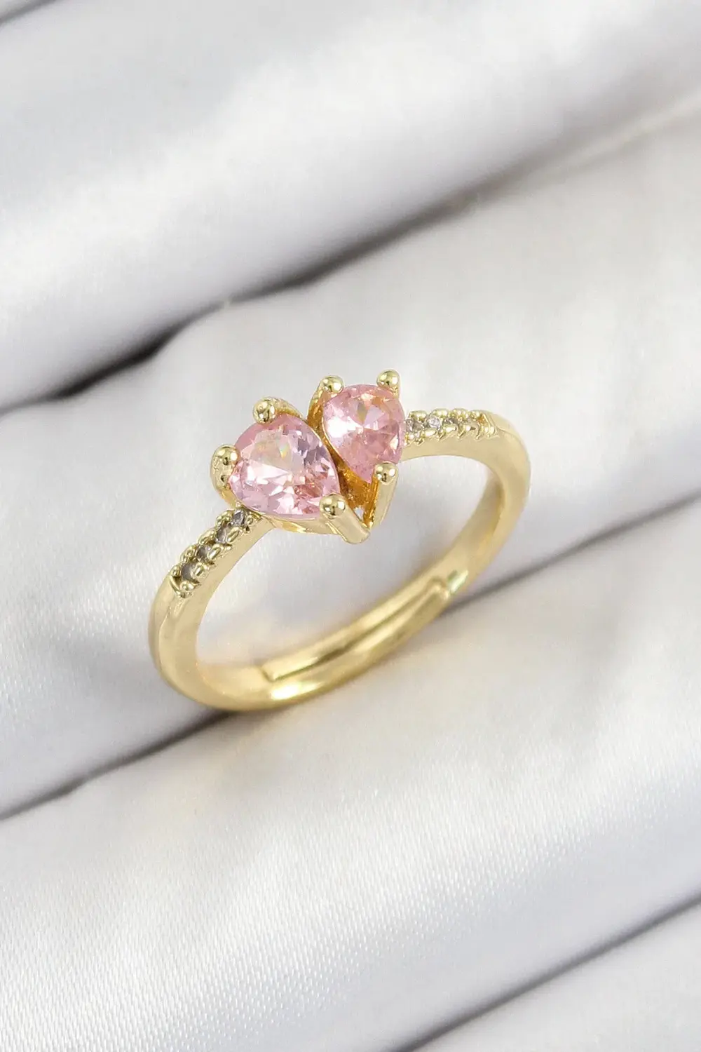BFS Pirinç Zirkon Taşlı Pembe Kalp Model Gold Renk Kadın Yüzük BFS Pirinç Zirkon Taşlı Pembe Kalp Model Gold Renk Kadın Yüzük