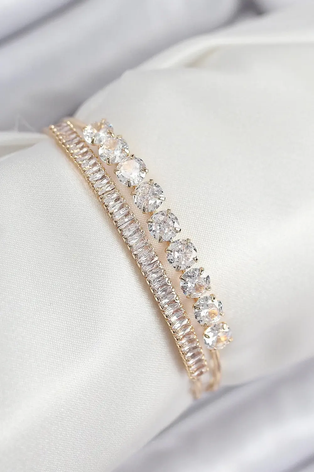 BFS Pirinç Zirkon Taşlı Su Yolu Model Gold Renk Kadın Bileklik