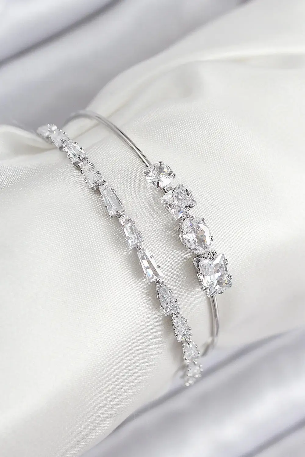 BFS Pirinç Zirkon Taşlı Su Yolu Model Gümüş Renk Kadın Bileklik