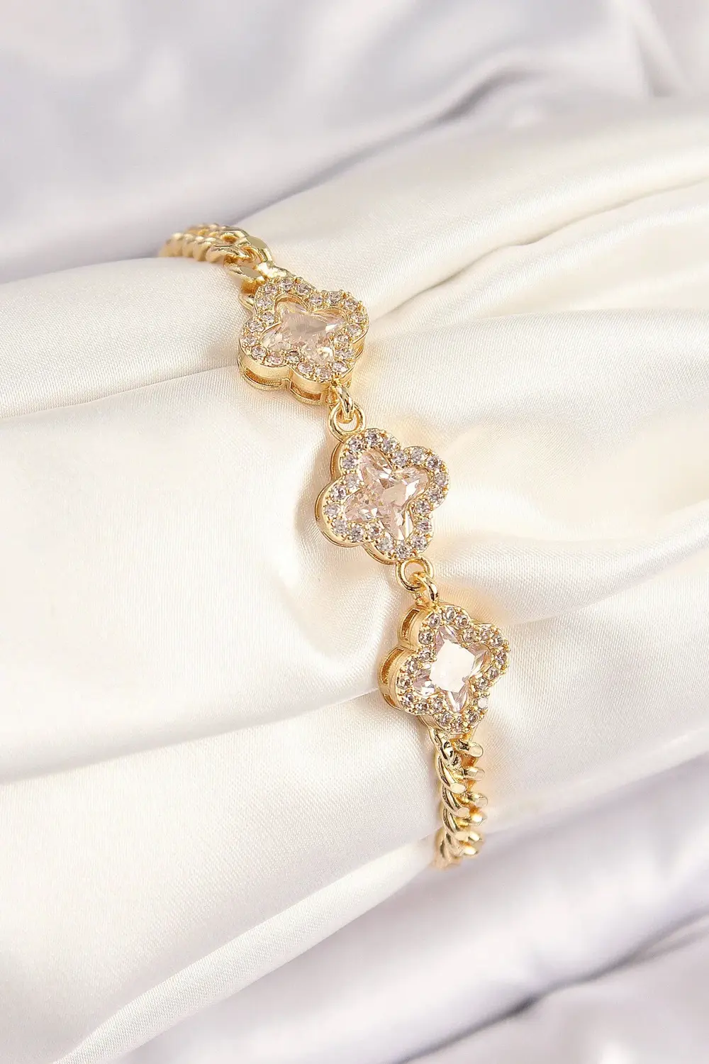BFS Pirinç Zirkon Taşlı Yonca Model Gold Renk Kadın Bileklik