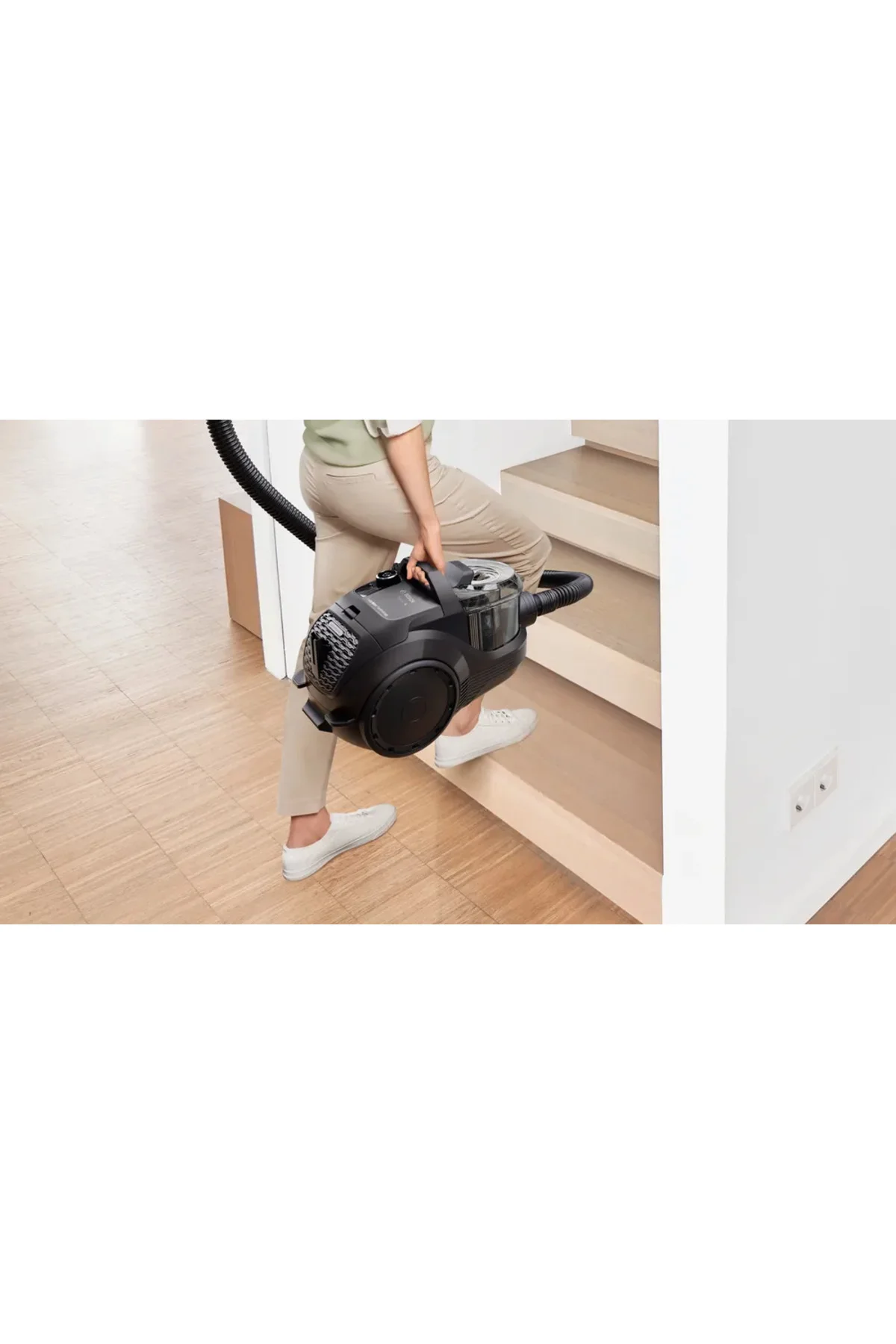 BGC21X300 Serie 4 Toz torbasız Süpürge Siyah (550W)