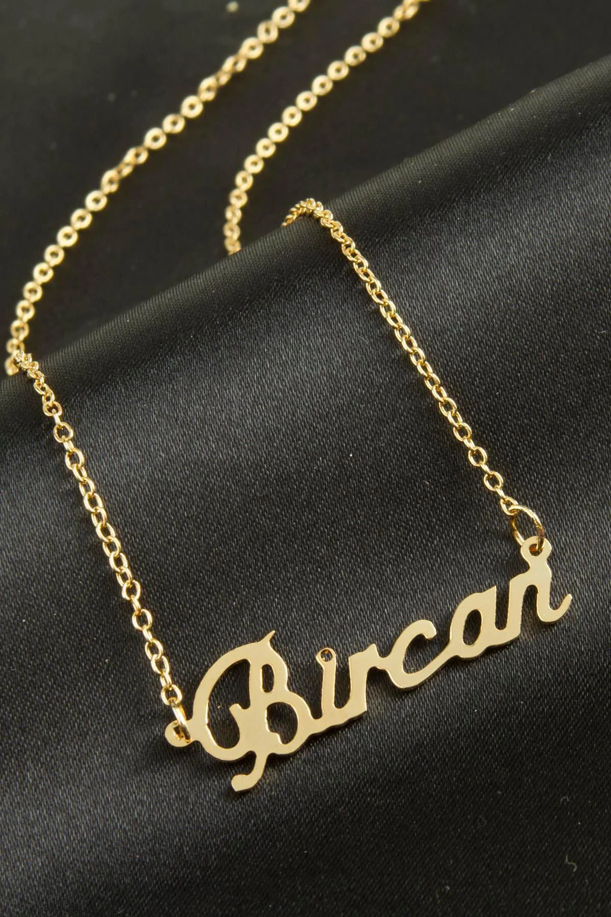 Bircan Isimli Kolye (Kişiye Özel) Bircan Isimli Kolye (Kişiye Özel)