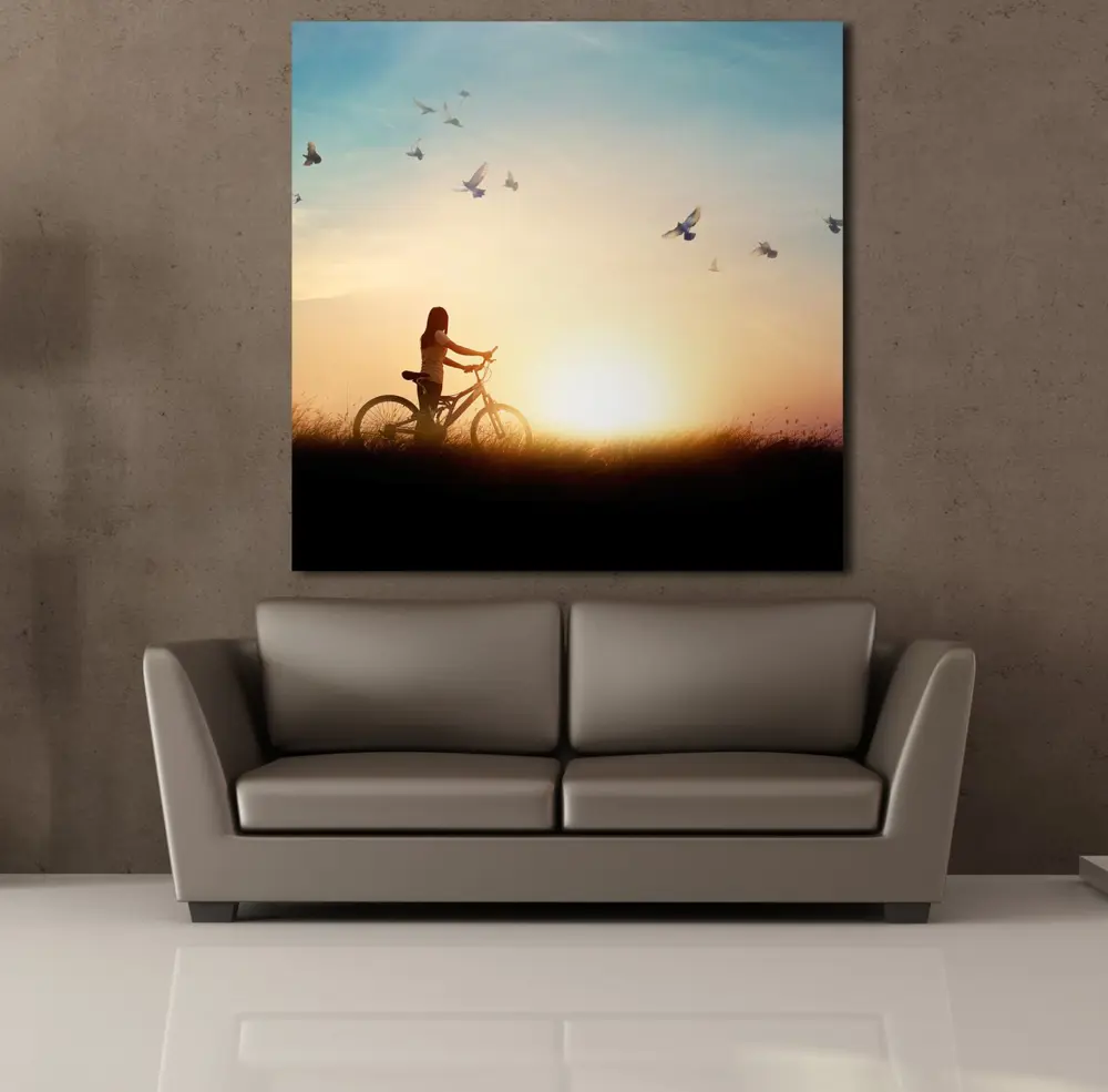 BİSİKLET SÜREN KIZ KANVAS TABLO