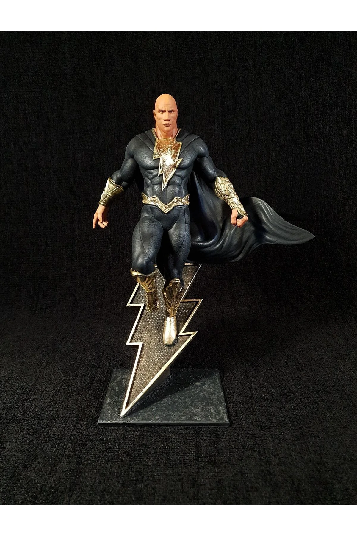 Black Adam Kayıp Rıhtım Dwayne Johnson Boyalı Figür 25 Cm (dev Boy)
