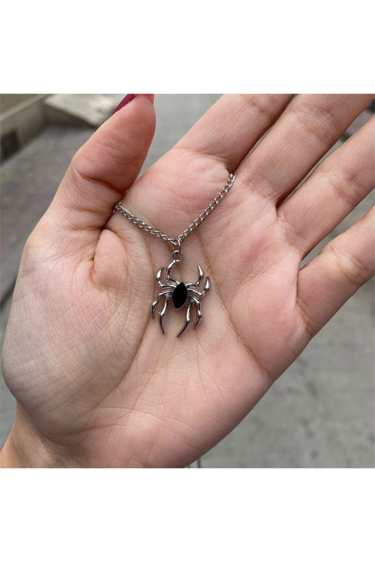 Black Stone-Embellished Spider Kolye
