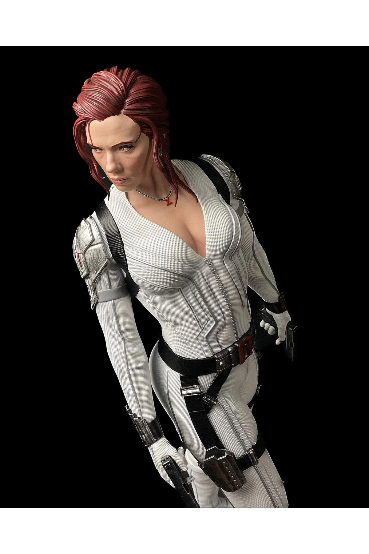 Black Widow Natasha Scarlett Johansson Boyalı Figür 40 Cm (GİGA BOY)