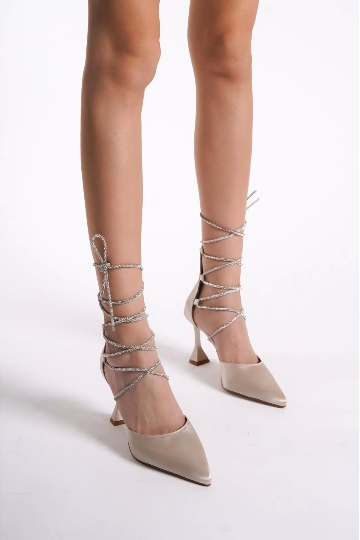 Nick Fabri Blomy Bej Saten Topuklu Ayakkabı