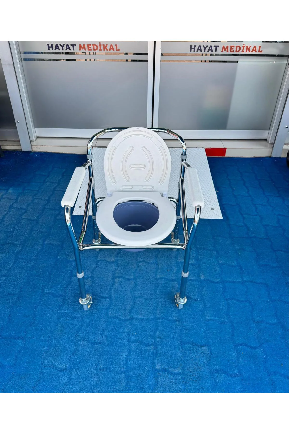 BME668 Katlanabilir Tekerlekli Klozetli sandalye Tuvalet ve Banyo