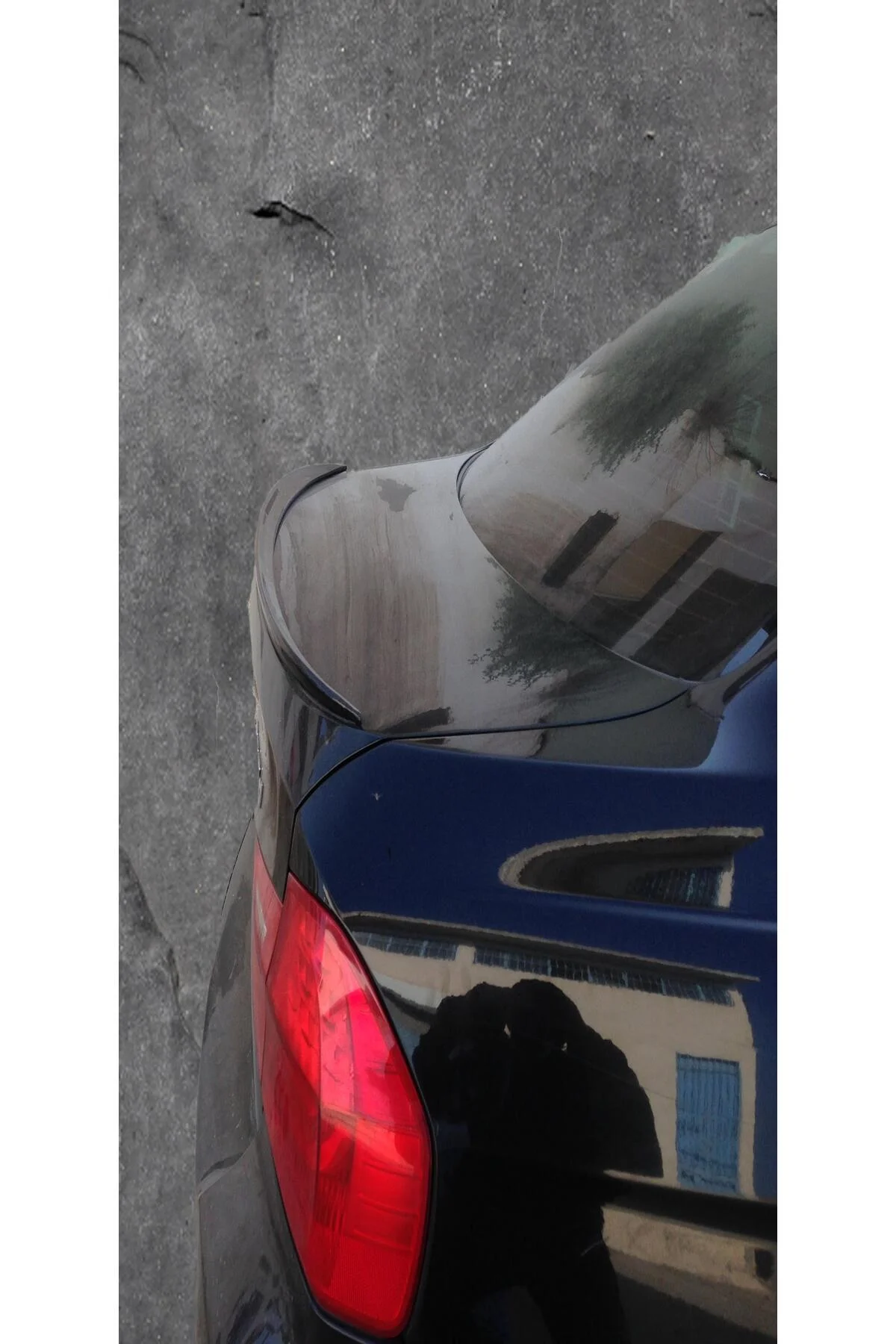 BMW 320 (E90) ASTARLI İNCE ANATOMİK SPOİLER BMW 320 (E90) ASTARLI İNCE ANATOMİK SPOİLER