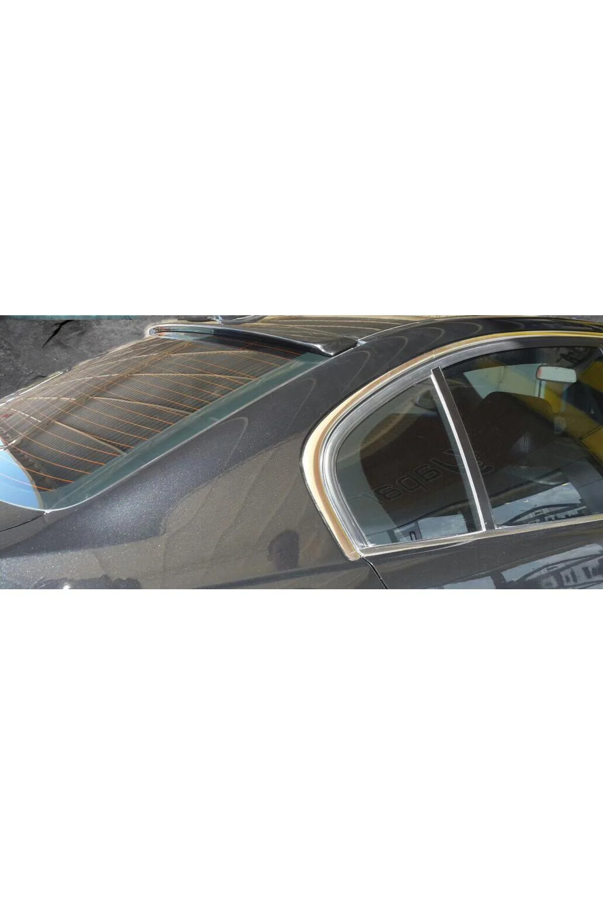 BMW 320 E90 ASTARLI TAVAN SPOİLER BMW 320 E90 ASTARLI TAVAN SPOİLER