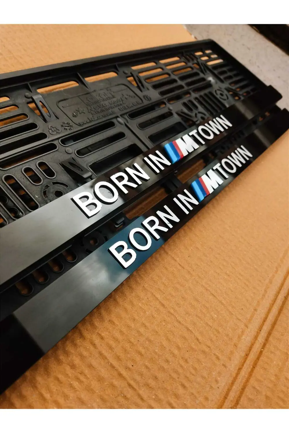 BMW 3D BORN IN M TOWN LAZER KESİM PLEKSİ PARLAK PLAKALIK EXTRA KA